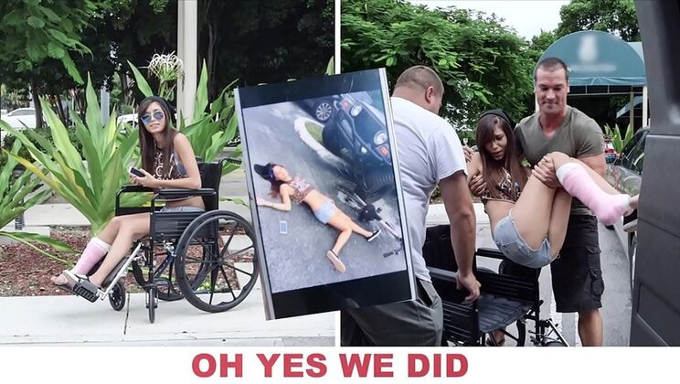 Tekerlekli sandalyedeki çıtır Kimberly’i oturduğu yerde sikerken yakalıyorlar